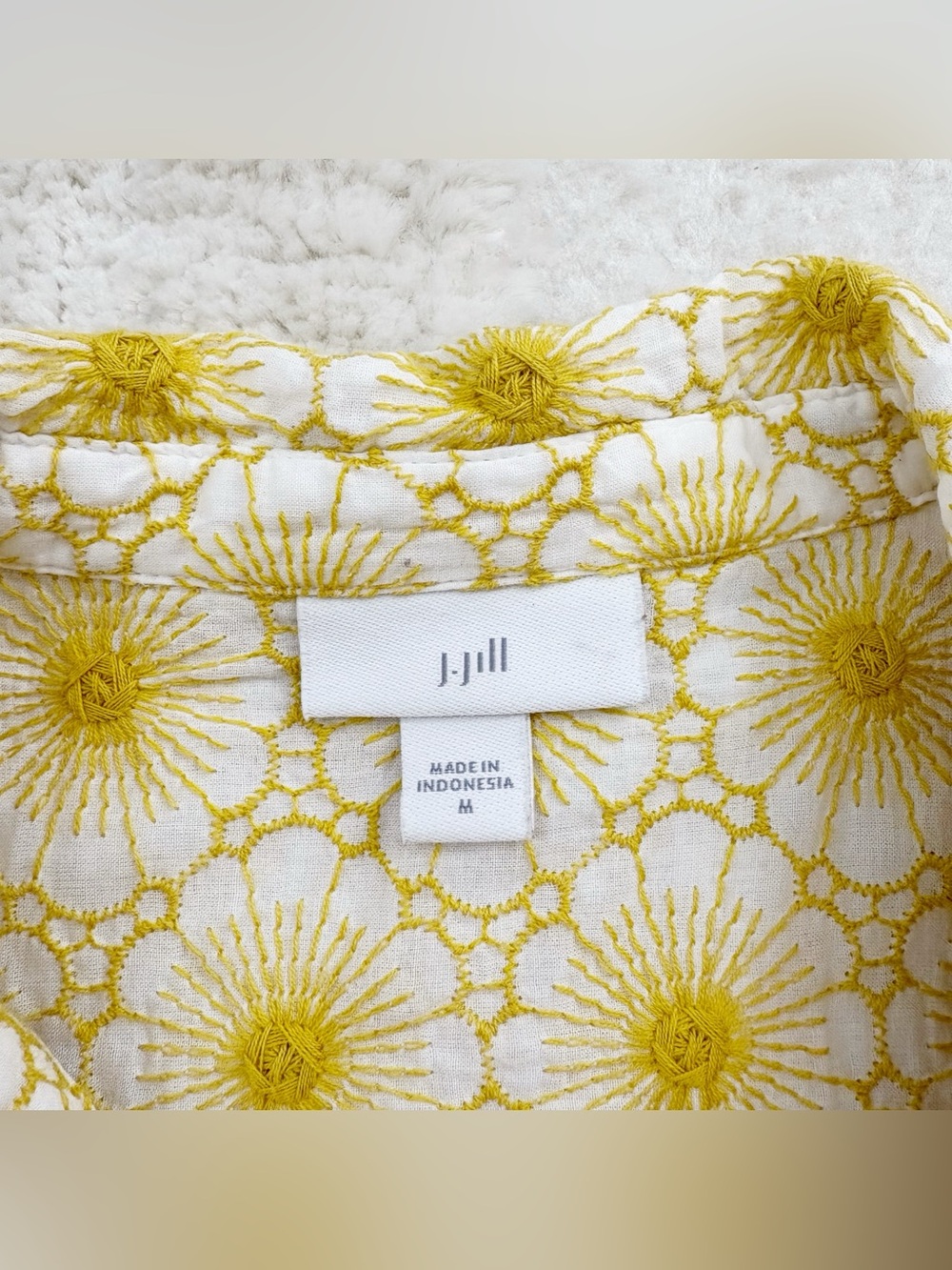 J. Jill Embroidered Flower Button Down Shirt Medium - Picture 4 of 9